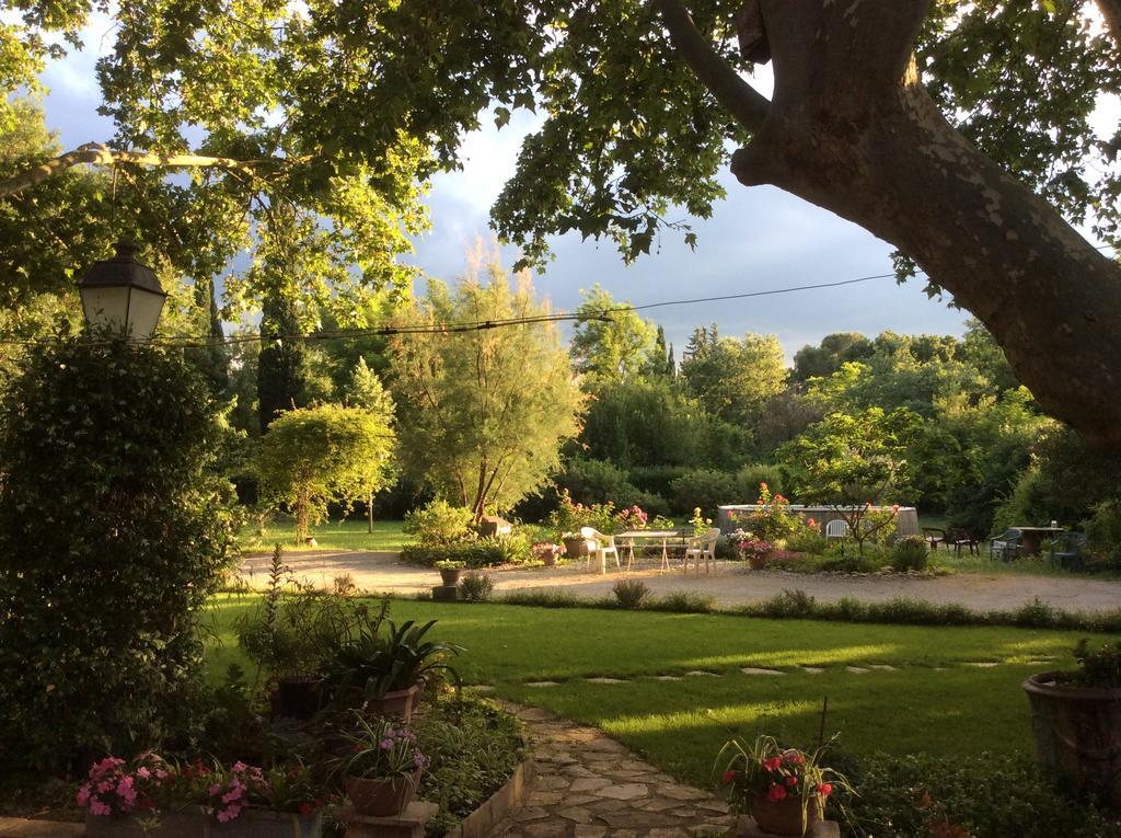La Petite Seigneurette Villa Villeneuve-les-Avignon Bagian luar foto